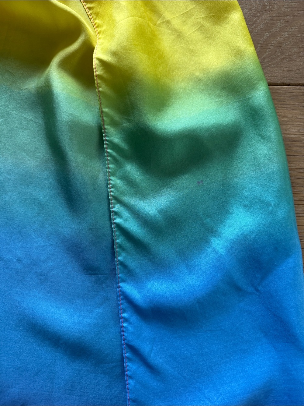Sarah's Silks Cape - Picture 5 of 5